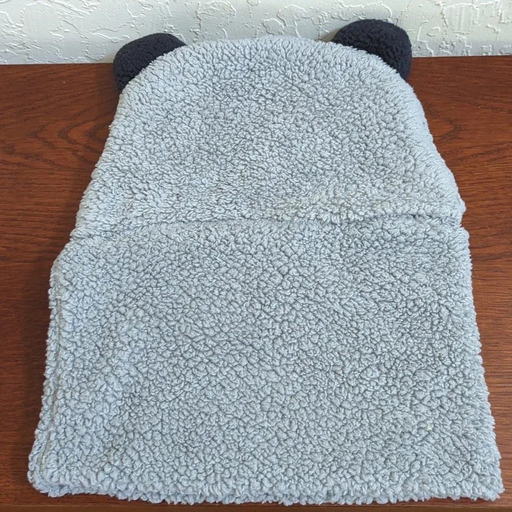 3/$20🌟 Kids Gray Plush Panda Two in One Hat and Scarf One Size